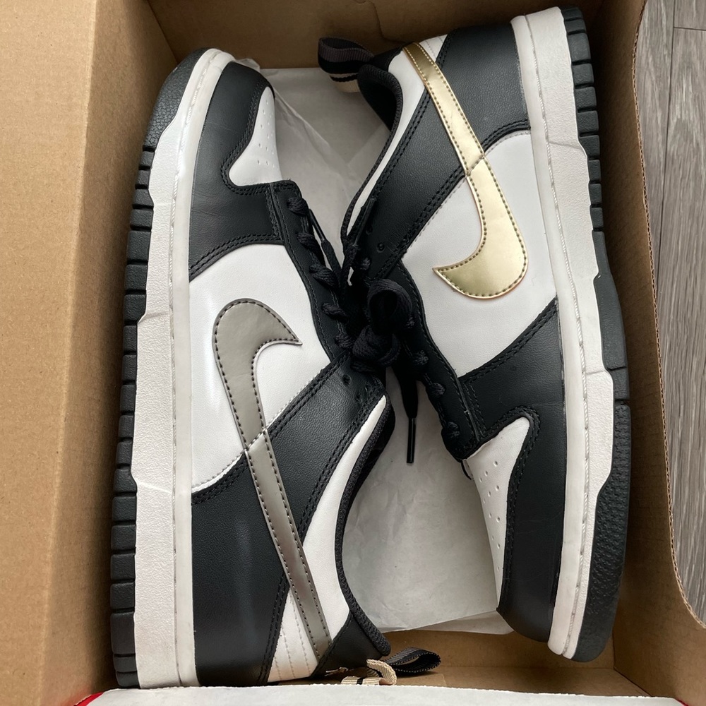 Nike Dunk Low SE (GS) 7Y